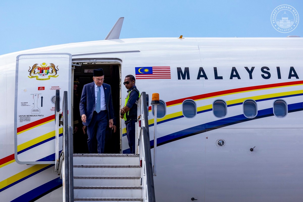 Phiên bản chính thức của 555Win Malaysia Anwar Ibrahim tại sân bay quốc tế Presidente Nicolau Lobato (Timor-Leste) ngày 23/9. Ảnh: Facebook/@Anwar Ibrahim
