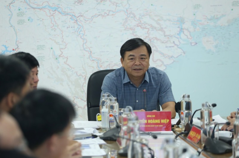 'Bão Bualoi di chuyển nhanh, cần khẩn trương ứng phó, không được chủ quan'
