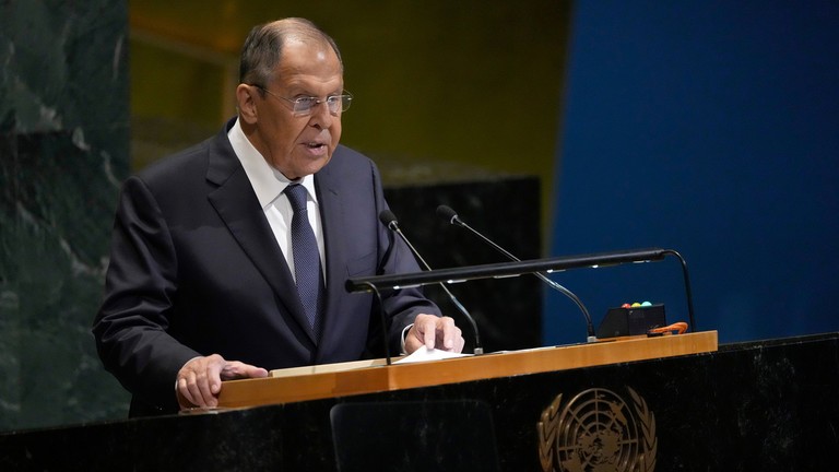 Ngoại trưởng Nga Sergey Lavrov phát biểu tại phiên họp toàn thể khóa 80 Đại hội đồng Liên Hợp Quốc ở New York ngày 27/9. Ảnh: RT Ngoại trưởng Nga Sergey Lavrov phát biểu tại phiên họp toàn thể khóa 80 Đại hội đồng Liên Hợp Quốc ở New York ngày 27/9. Ảnh: RT