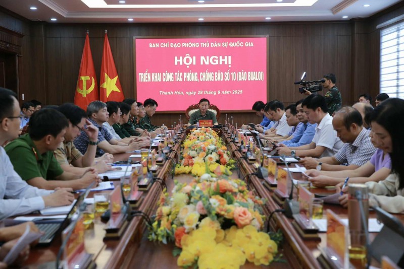 Ứng phó bão số 10 trước khi đổ bộ: Cảnh giác cao, không chủ quan