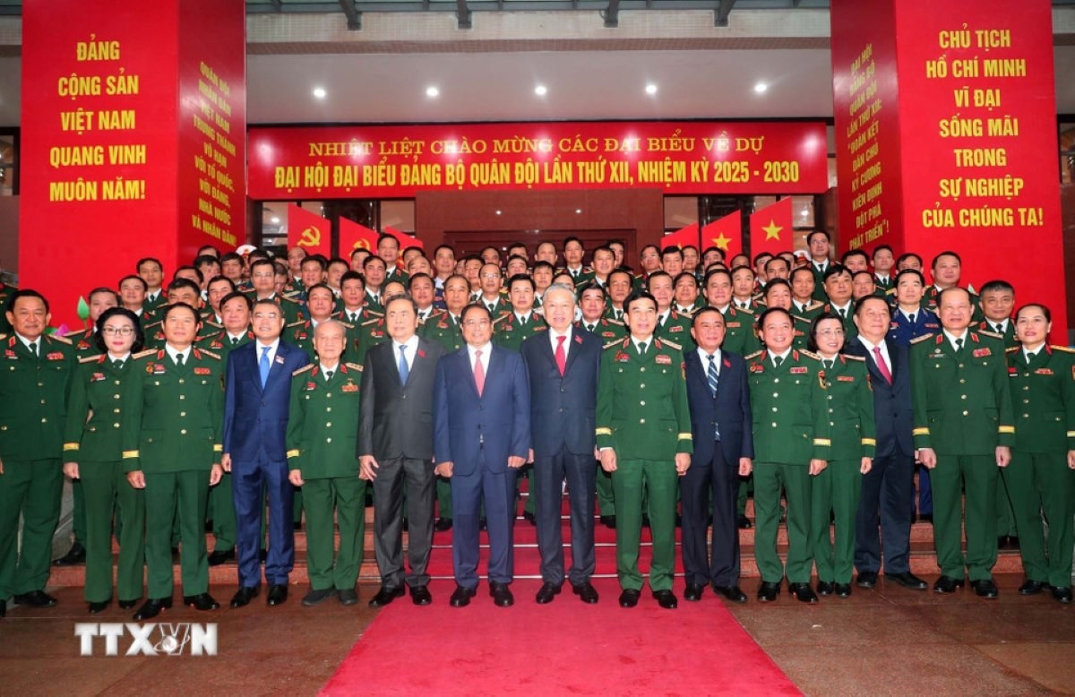 'Đẩy mạnh xây dựng quân đội nhân dân cách mạng, chính quy, tinh nhuệ, hiện đại'