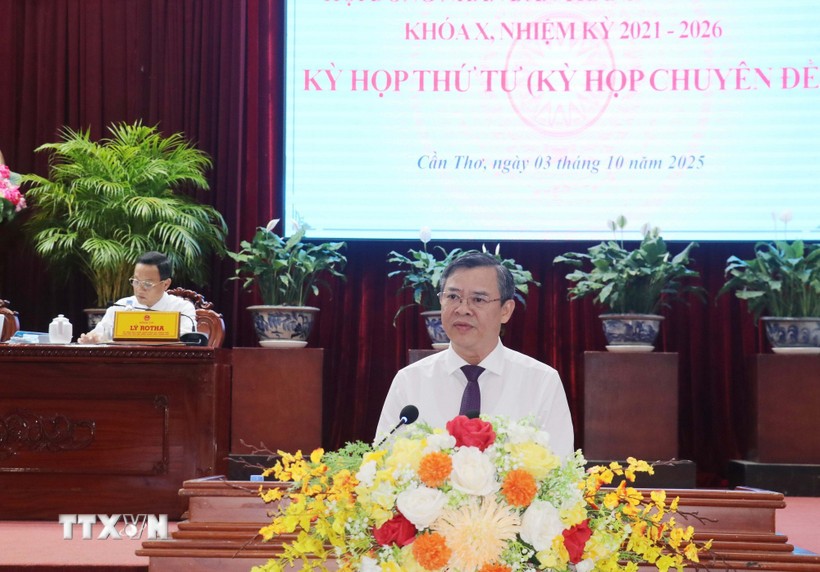 Ông Trương Cảnh Tuyên, Phó Bí thư Thành ủy Cần Thơ, Chủ tịch UBND thành phố Cần Thơ, nhiệm kỳ 2021-2026 phát biểu.