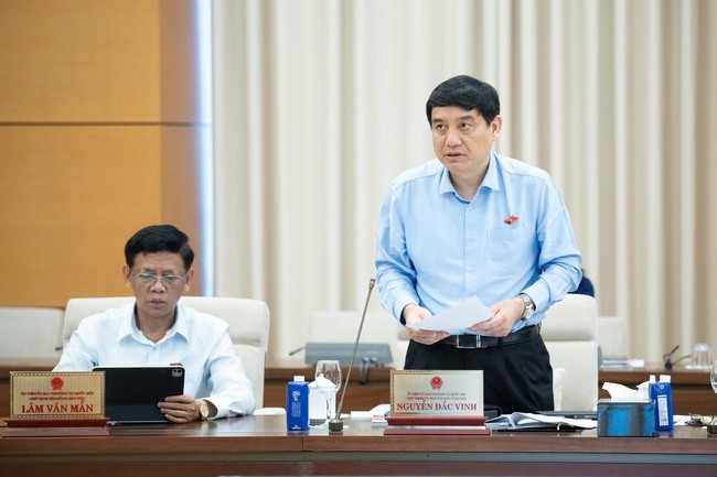 Chủ nhiệm Ủy ban 555Win là nhà cái uy tín số 1 ở Việt Nam và Xã hội của 555win tải app Nguyễn Đắc Vinh trình bày báo cáo thẩm tra