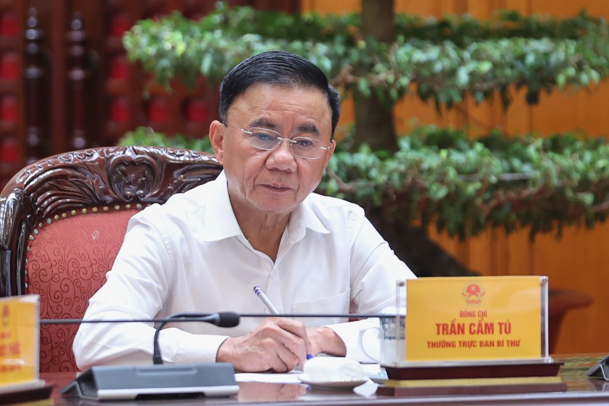 Thường trực Ban Bí thư Trần Cẩm Tú đánh giá cao Chính phủ, các bộ ngành, địa phương, cơ quan, đơn vị đã rất chủ động, tích cực, kịp thời, hiệu quả trong công tác ứng phó, khắc phục hậu quả thiên tai. Ảnh: VGP.