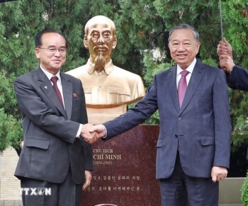 Tổng Bí thư dự Lễ khánh thành tượng đài Bác Hồ tại Triều Tiên