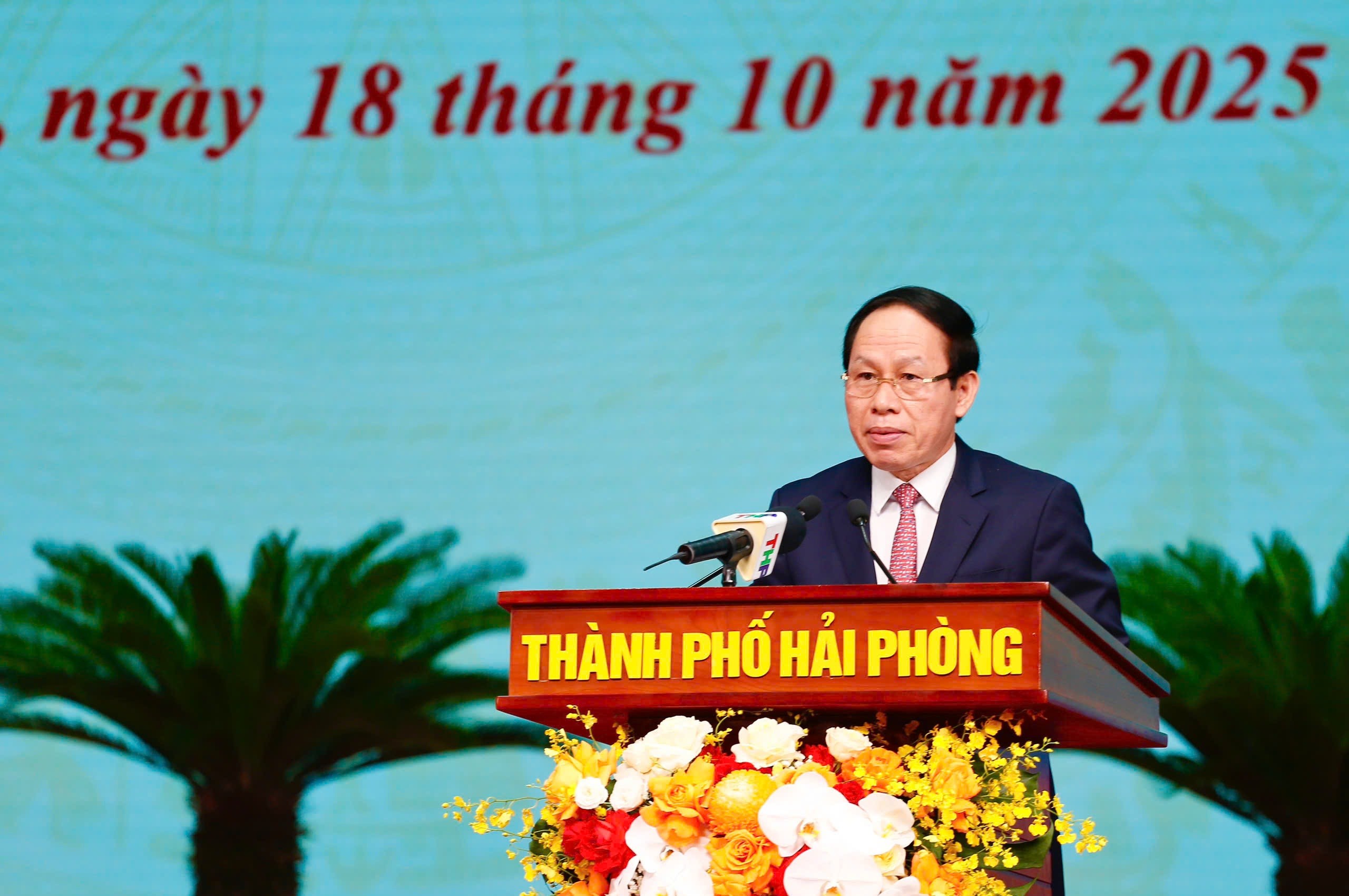 Bí thư Thành ủy Hải Phòng Lê Tiến Châu phát biểu tại đại hội. Ảnh: Hoài Phượng.