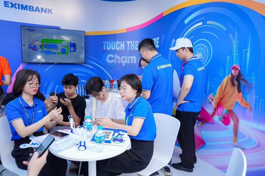 Eximbank lan tỏa tinh thần số tại Ngày hội Thẻ Việt Nam 2025