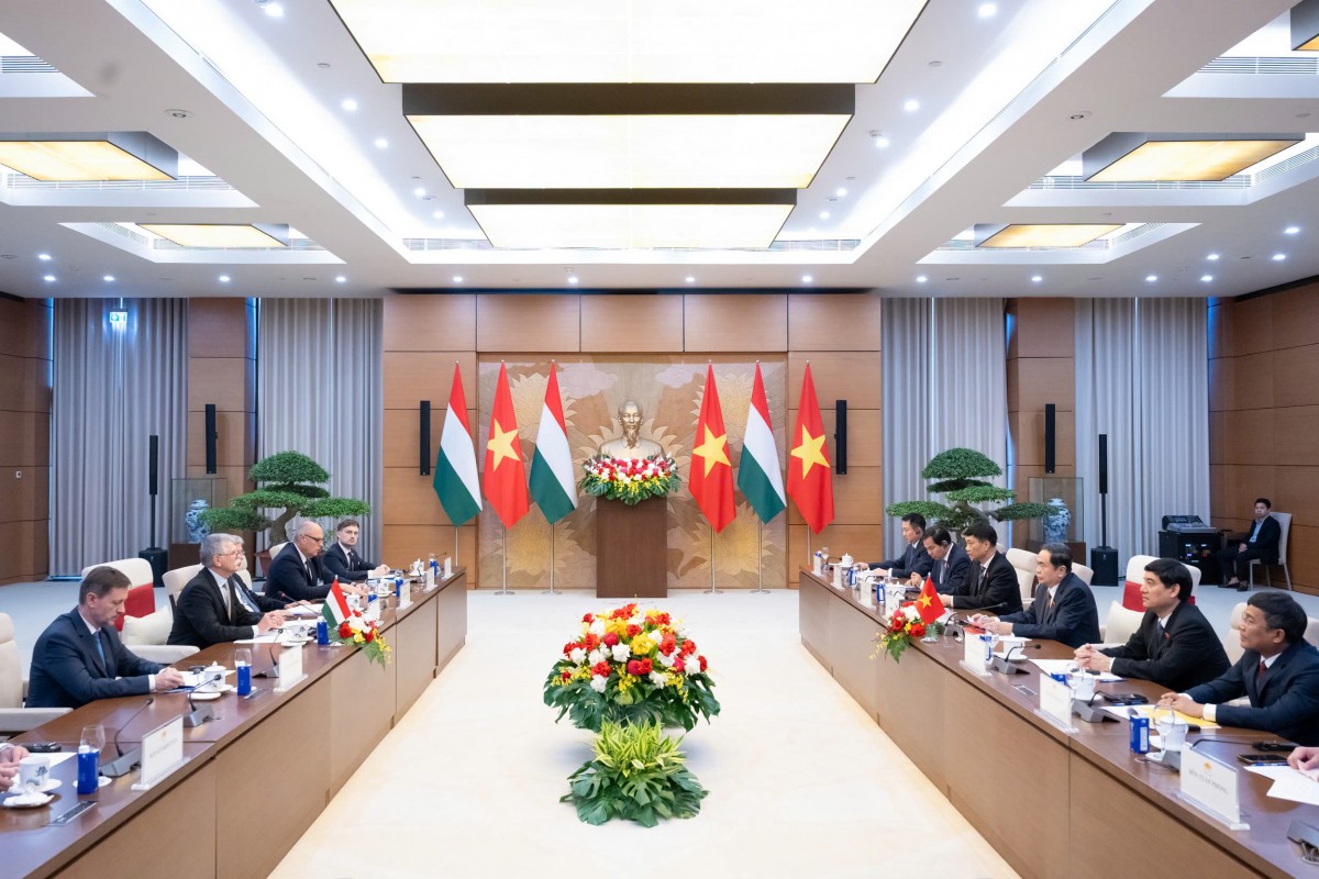 Làm sâu sắc hơn nữa quan hệ Việt Nam - Hungary trên tất cả các lĩnh vực