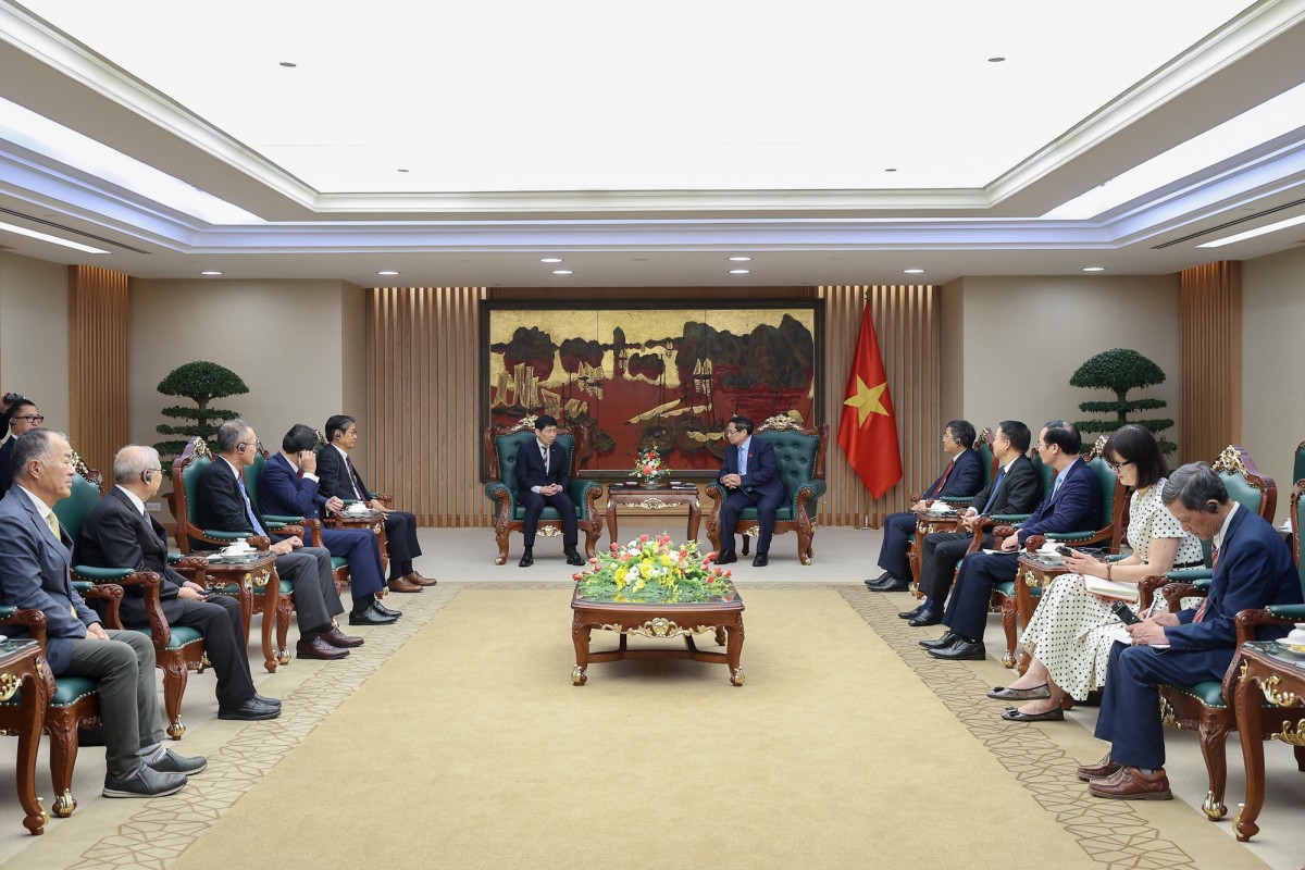Thống đốc tỉnh Gunma đánh giá cao cộng đồng người Việt Nam tại Gunma đã có nhiều đóng góp tích cực cho sự phát triển của tỉnh và quan hệ hai nước. Ảnh: VGP.