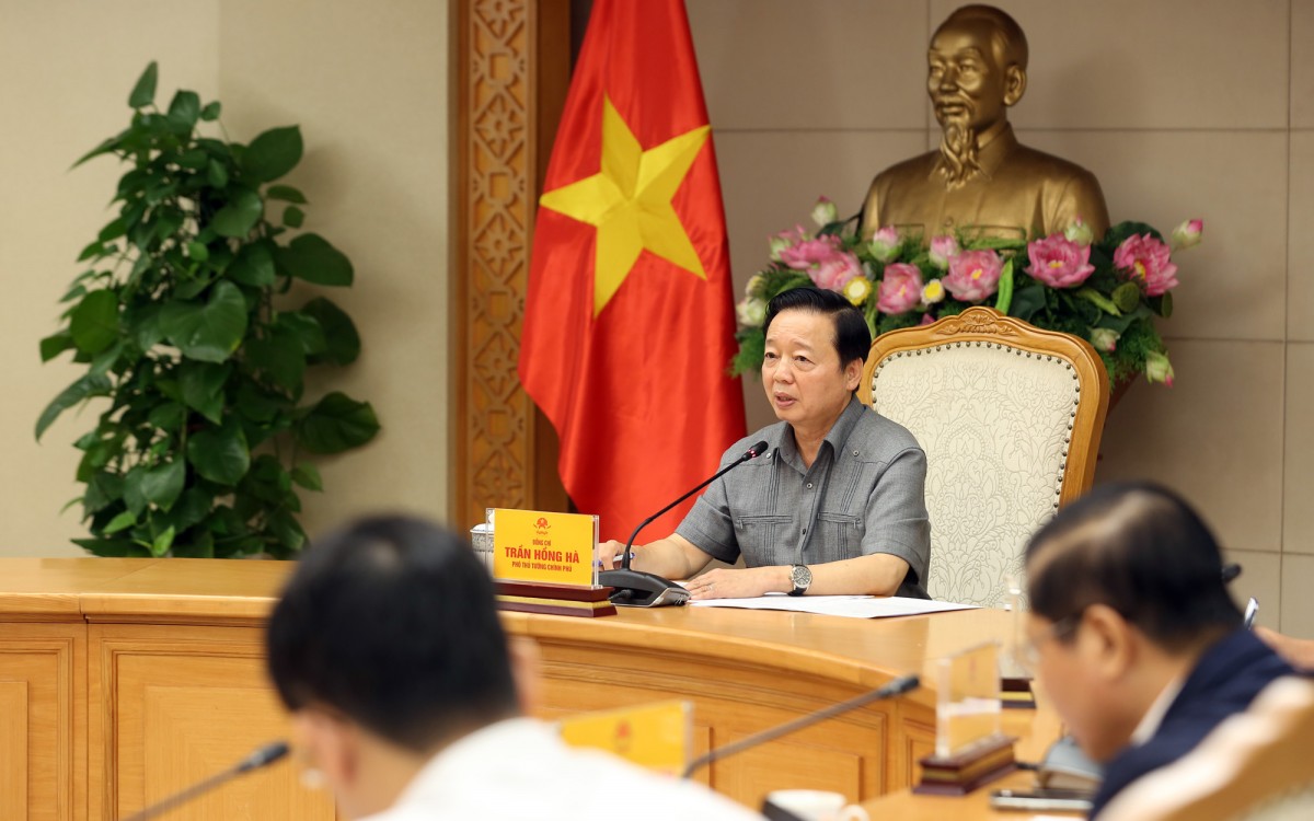 Phó Phiên bản chính thức của 555Win Trần Hồng Hà yêu cầu cơ quan dự bảo khí tượng thủy văn phải lượng hóa rõ các yếu tố ảnh hưởng của bão, lượng mưa, nguy cơ ngập lụt đến từng địa bàn và từng giai đoạn của thiên tai - Ảnh: VGP