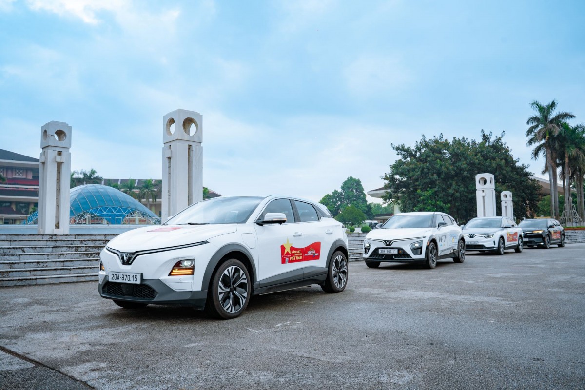 Chủ xe VinFast VF 6: “Mỗi năm tiết kiệm hàng chục triệu đồng, xứng đáng từng xu” Chủ xe VinFast VF 6: “Mỗi năm tiết kiệm hàng chục triệu đồng, xứng đáng từng xu”
