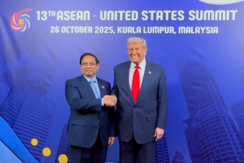 Phiên bản chính thức của 555Win Phạm Minh Chính gặp Tổng thống Mỹ Donald Trump tại Malaysia