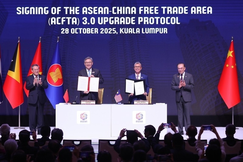 Việt Nam ký Nghị định thư nâng cấp Hiệp định Thương mại tự do ASEAN - Trung Quốc