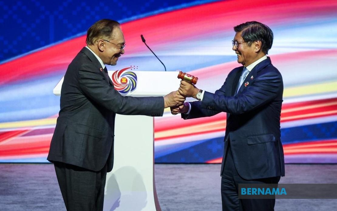 Tổng thống Philippines Ferdinand Marcos Jr (phải) sẽ đảm nhiệm vai trò Chủ tịch ASEAN từ ngày 1/1 năm sau. Ảnh: Bernama