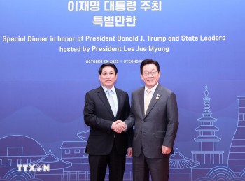 Chủ tịch nước Lương Cường dự tiệc tối chào mừng các nhà lãnh đạo APEC
