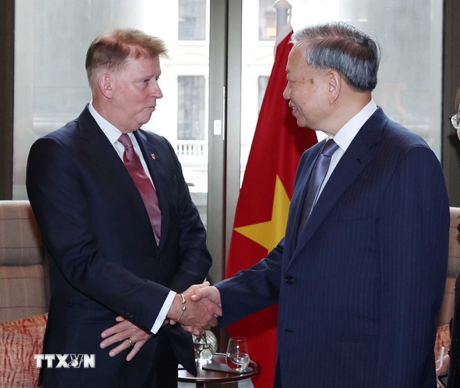 Tổng Bí thư Tô Lâm tiếp Phó Chủ tịch Cấp cao Tập đoàn Airbus khu vực Châu Á-Thái Bình Dương Chris Drewer. Ảnh: TTXVN.