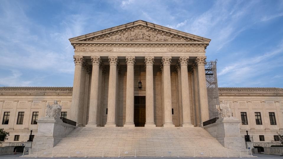 Tòa án Tối cao Mỹ tại thủ đô Washington. Ảnh: Forbes