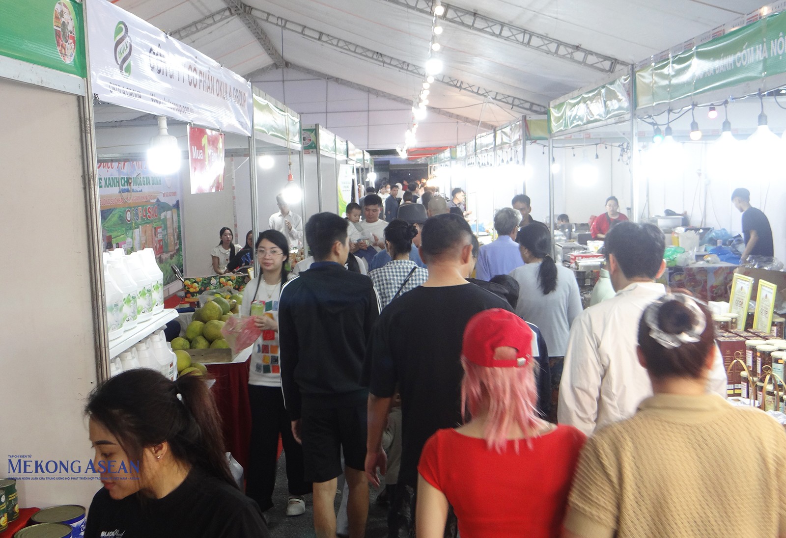 Gần 300 gian hàng kết nối cung cầu tại Hưng Yên