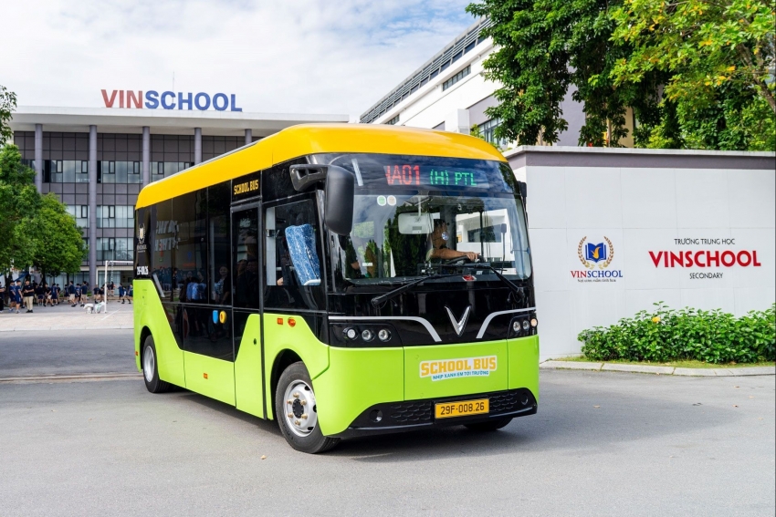 VinFast ra mắt dịch vụ xe điện học đường đầu tiên tại Việt Nam