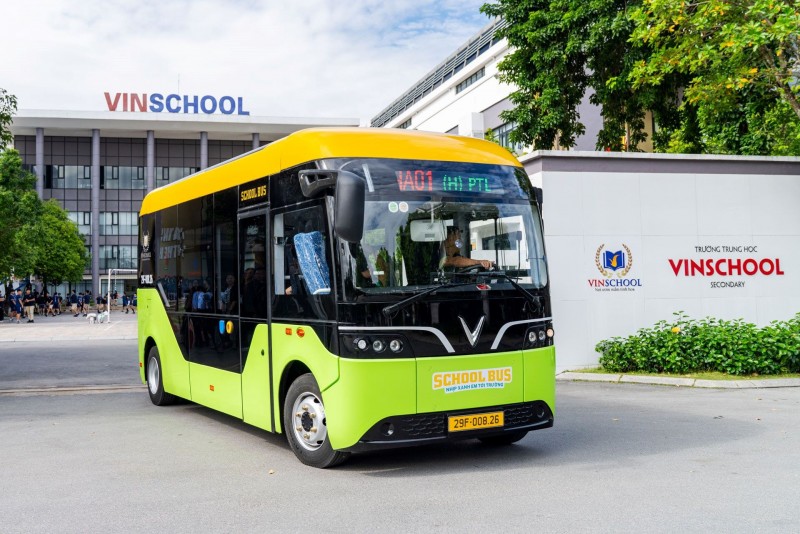 VinFast ra mắt dịch vụ xe điện học đường đầu tiên tại Việt Nam