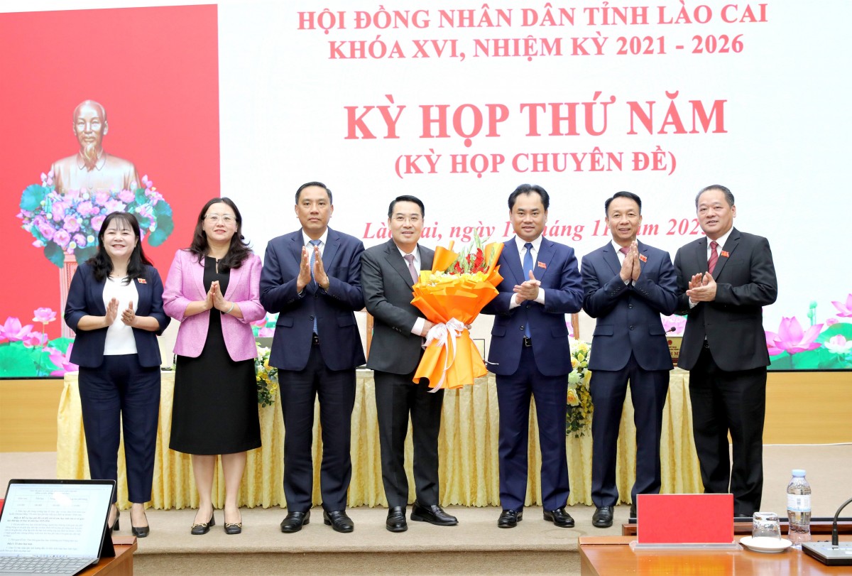 Ông Nguyễn Tuấn Anh giữ chức Chủ tịch UBND tỉnh Lào Cai