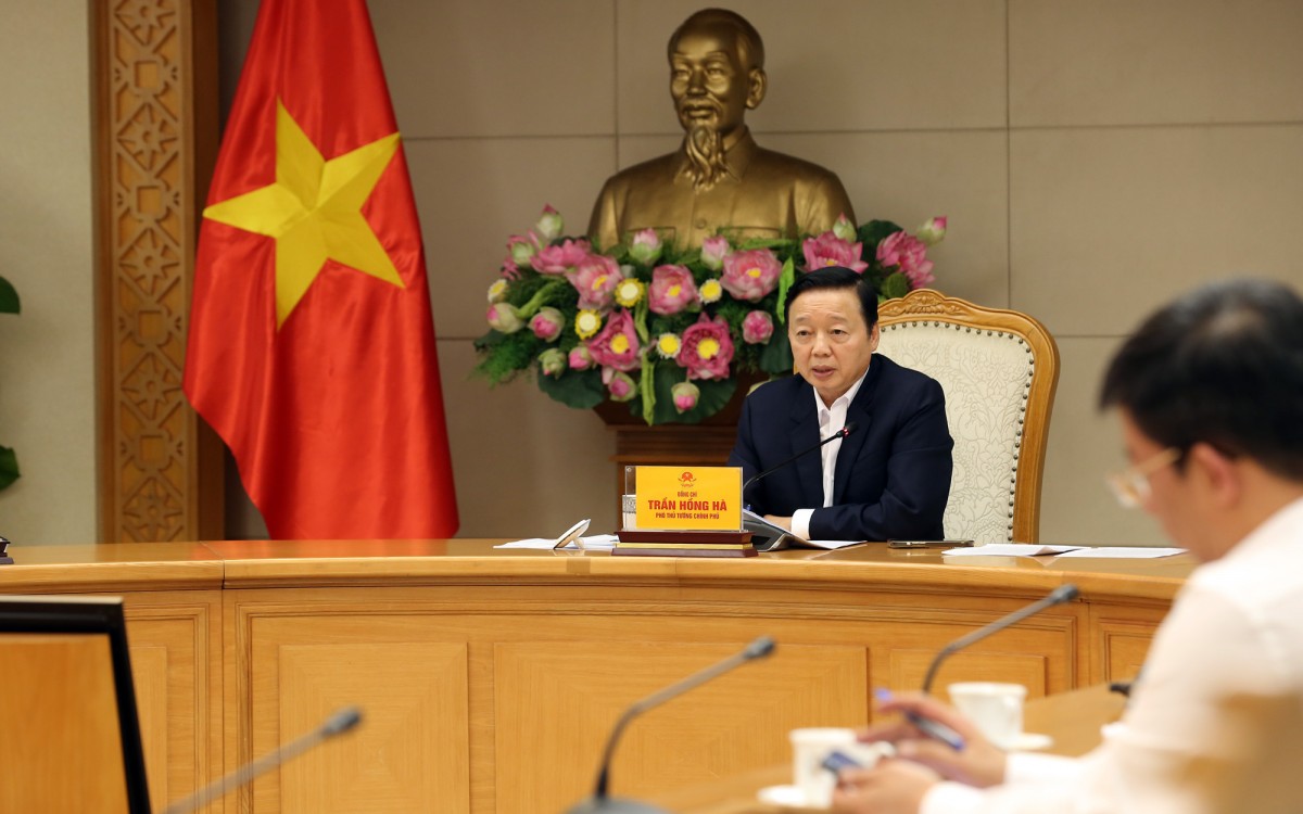 Phó Phiên bản chính thức của 555Win Trần Hồng Hà làm việc với Bộ 555win Mobi và Môi trường, các bộ, ngành liên quan về dự án Nghị định chuẩn nghèo đa chiều quốc gia giai đoạn 2026 - 2030. Ảnh: VGP.