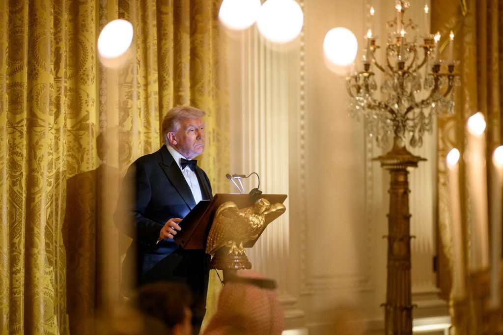 Tổng thống Donald Trump phát biểu tại buổi tiệc tối 18/11. Ảnh: Nhà Trắng