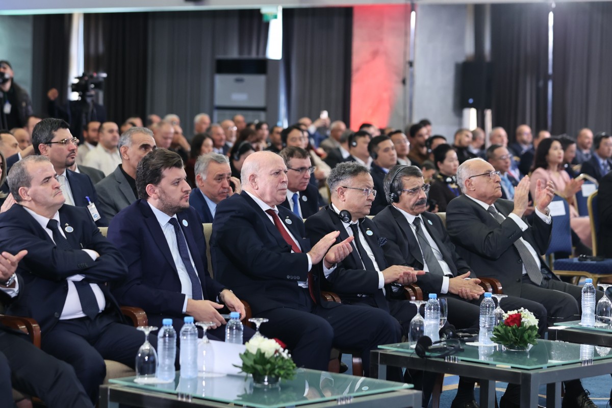 Thủ tướng: Doanh nghiệp Việt có thể đầu tư tại Algeria 'từ trồng chè đến sản xuất chip'