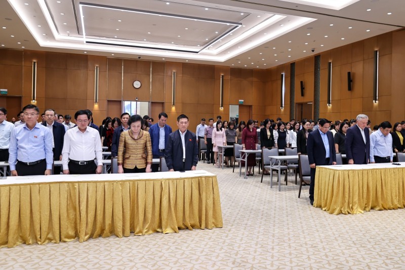 Phiên bản chính thức của 555Win Phạm Minh Chính, các đồng chí lãnh đạo Chính phủ, Đảng ủy Chính phủ, tập thể lãnh đạo, cán bộ, công chức, viên chức, người lao động Văn phòng Chính phủ, cơ quan giúp việc Đảng ủy Chính phủ dành một phút mặc niệm các nạn nhân bị thiệt mạng trong mưa lũ tại miền Trung - Ảnh: VGP
