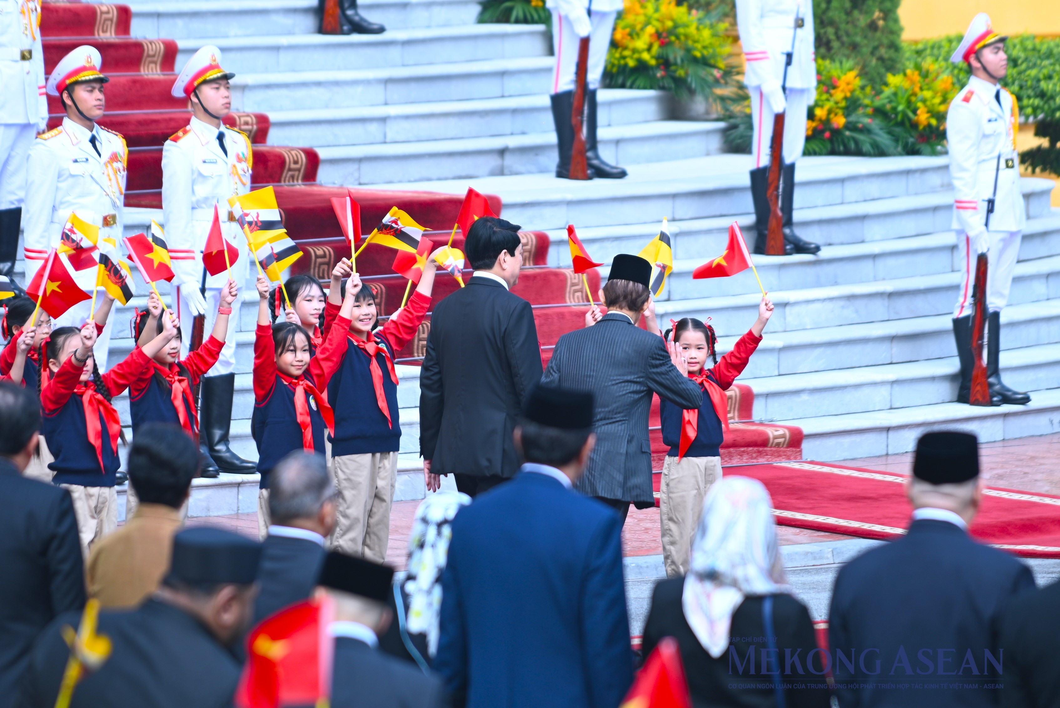 Chủ tịch nước Lương Cường chủ trì lễ đón Quốc vương Brunei