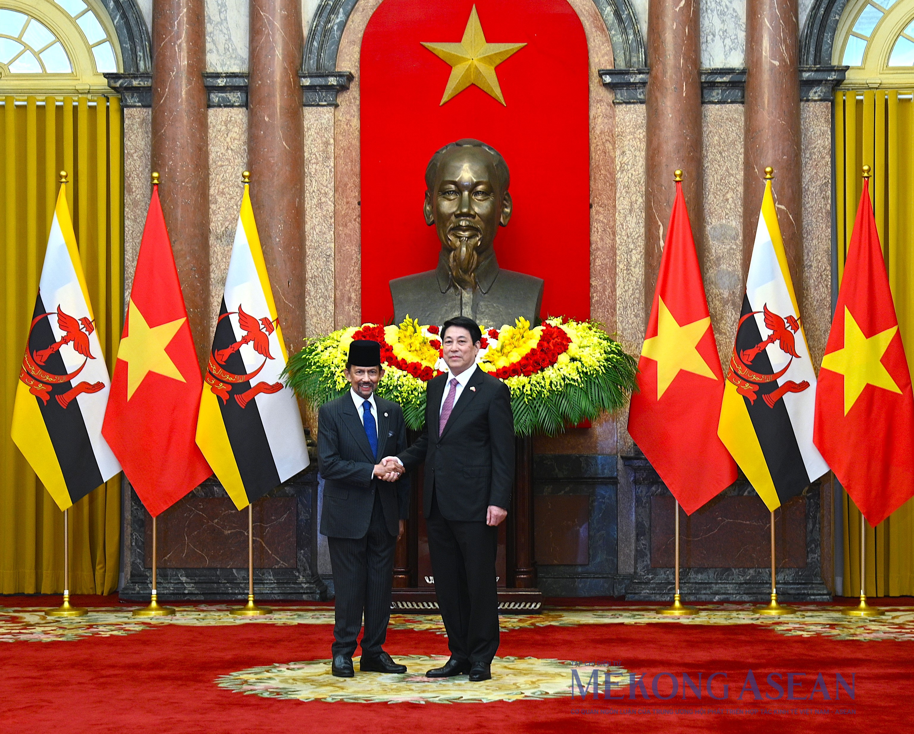 Chủ tịch nước Lương Cường chủ trì lễ đón Quốc vương Brunei