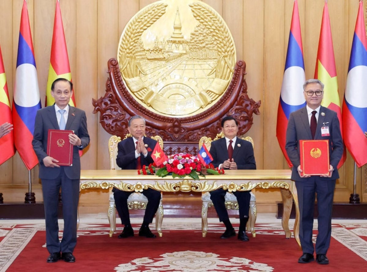 Chuyến thăm của Tổng Bí thư mở ra chương mới cho quan hệ Việt Nam - Lào
