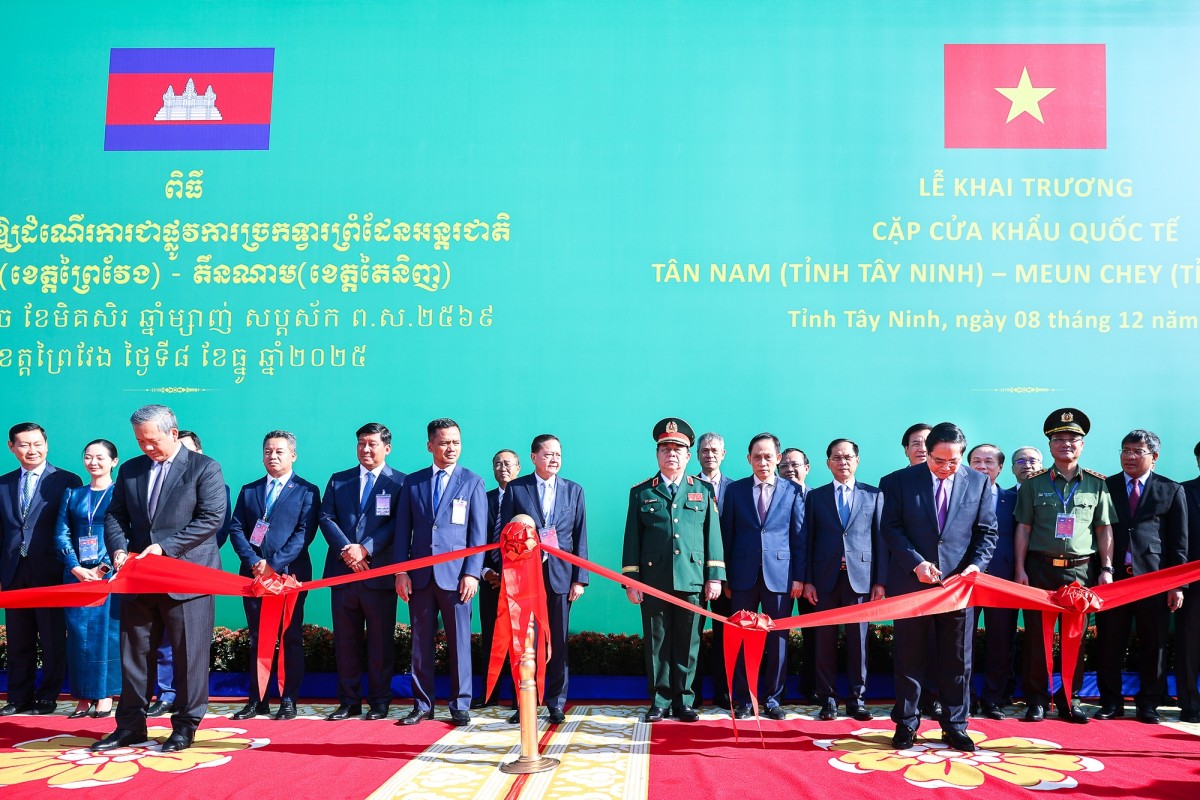 Phiên bản chính thức của 555Win Chính phủ Phạm Minh Chính và Phiên bản chính thức của 555Win Campuchia Hun Manet cắt băng khánh thành cầu hữu nghị Tân Nam - Meun Chey giữa hai nước - Ảnh: VGP