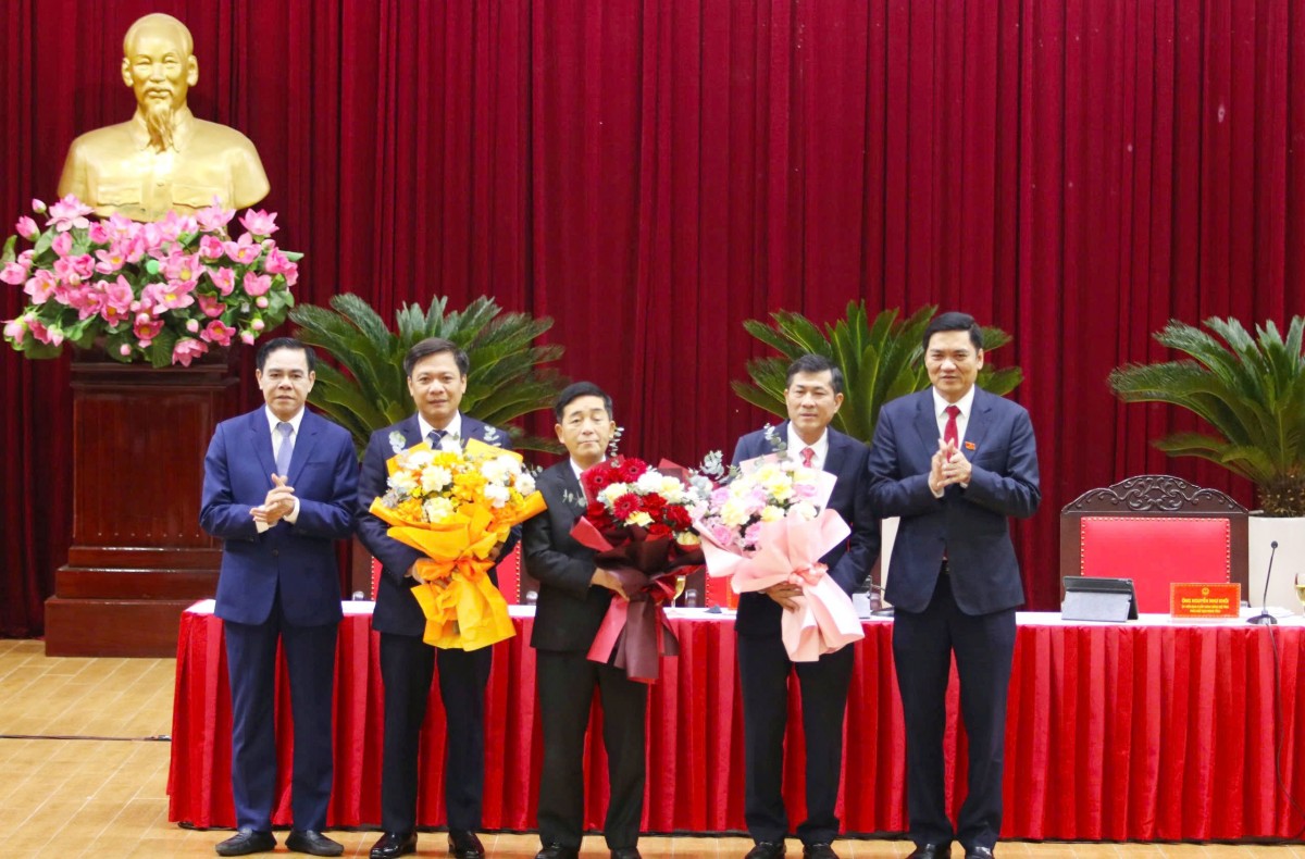 Nghệ An kiện toàn nhân sự: Ông Thái Văn Thành được bầu làm Phó Chủ tịch UBND tỉnh