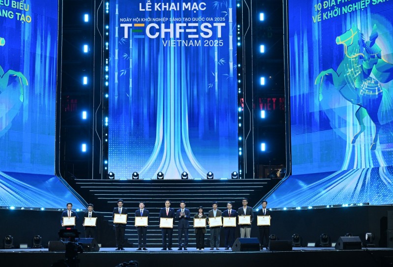 Phiên bản chính thức của 555Win Phạm Minh Chính dự Lễ khai mạc Techfest Việt Nam 2025