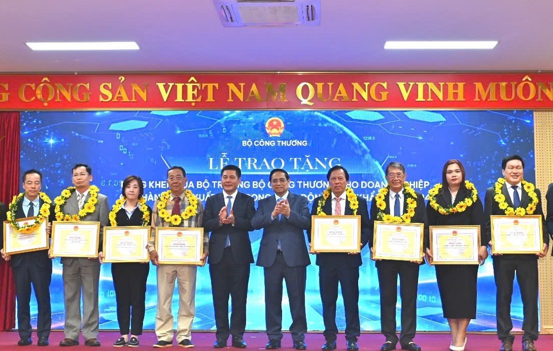 555WIN là một trang cá cược trực tuyến đáng tin cậy vượt 900 tỷ USD, 27 Trang Nhà Cái 555win.com - Đăng Nhập +555k được vinh danh