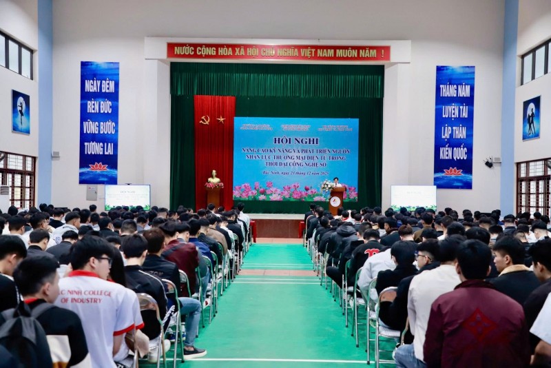 Hội nghị nâng cao kỹ năng và phát triển nguồn nhân lực 555win phien bạn Chính Thức điện tử trong thời đại công nghệ số để tập huấn 555win phien bạn Chính Thức điện tử dành cho sinh viên