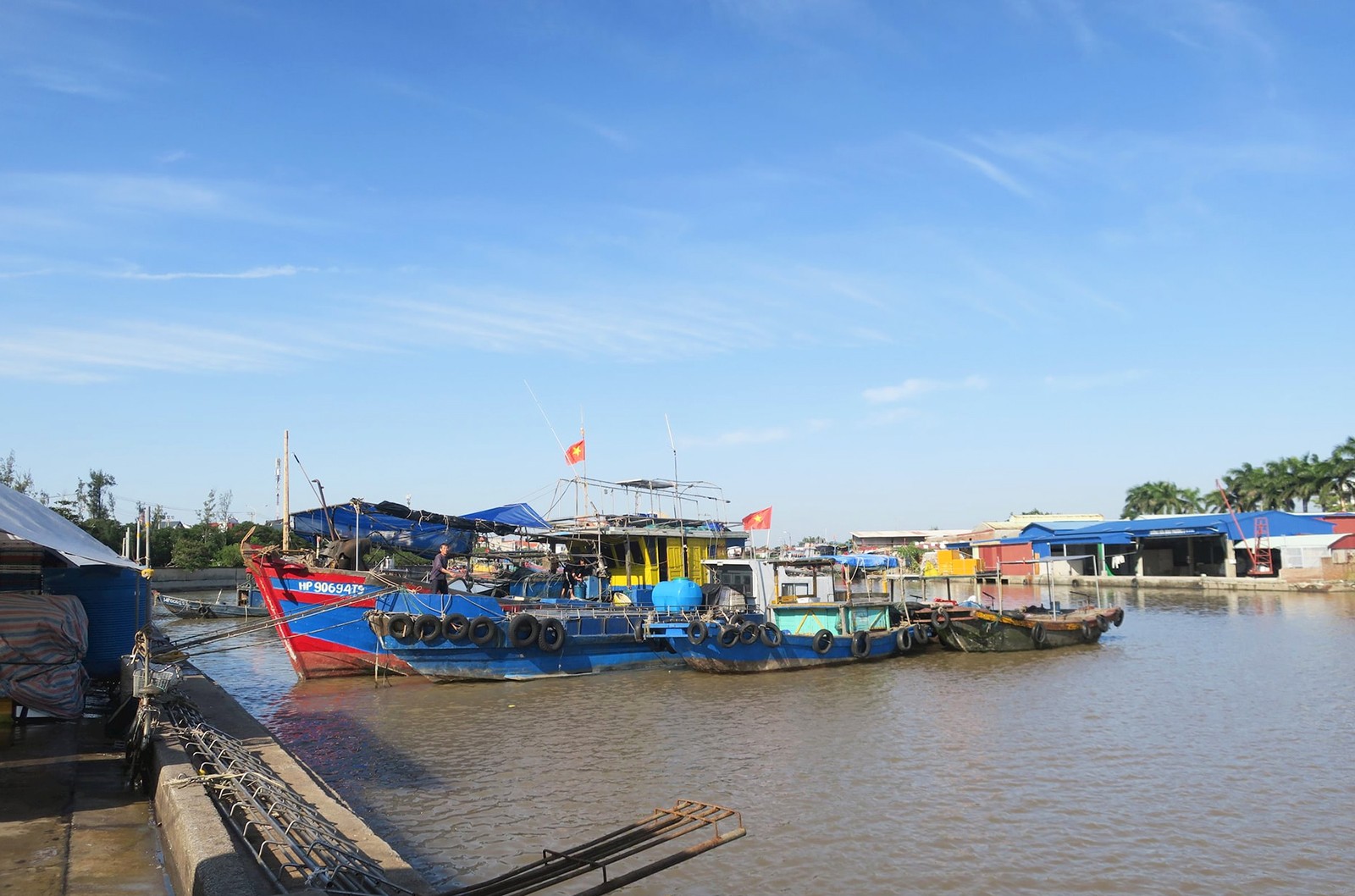 Hiện các tàu cá trên địa bàn Hải Phòng đã được làm sạch dữ liệu, đối soát trên VnID và cập nhật lên hệ thống phần mềm quản lý nghề cá quốc gia VN-Fishbase. Ảnh minh họa: Hải Phòng.