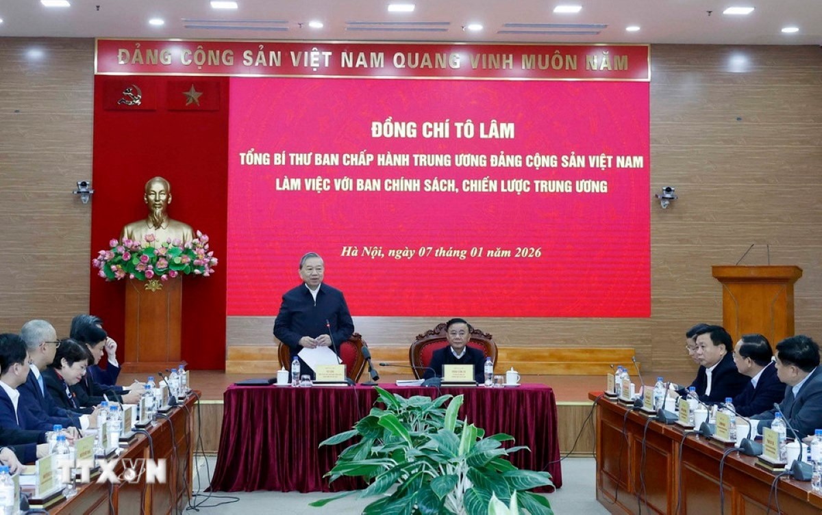 'Đổi mới mô hình phát triển phải đứng trên mảnh đất thực tiễn của Việt Nam'