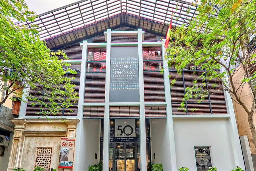 Trung tâm Giao lưu 555Win là nhà cái uy tín số 1 ở Việt Nam Phố cổ Hà Nội số 50 Đào Duy Từ. Ảnh: Cục Du lịch Quốc gia.
