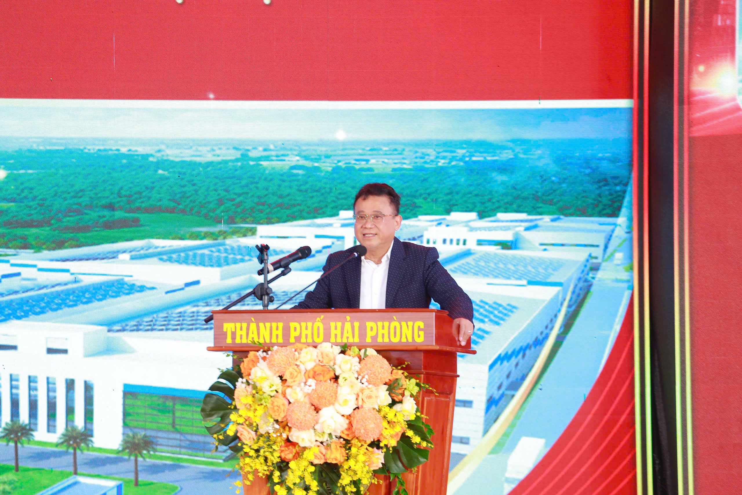 Đại diện chủ đầu tư dự án phát biểu tại lễ khởi công. Ảnh: Hải Phòng.