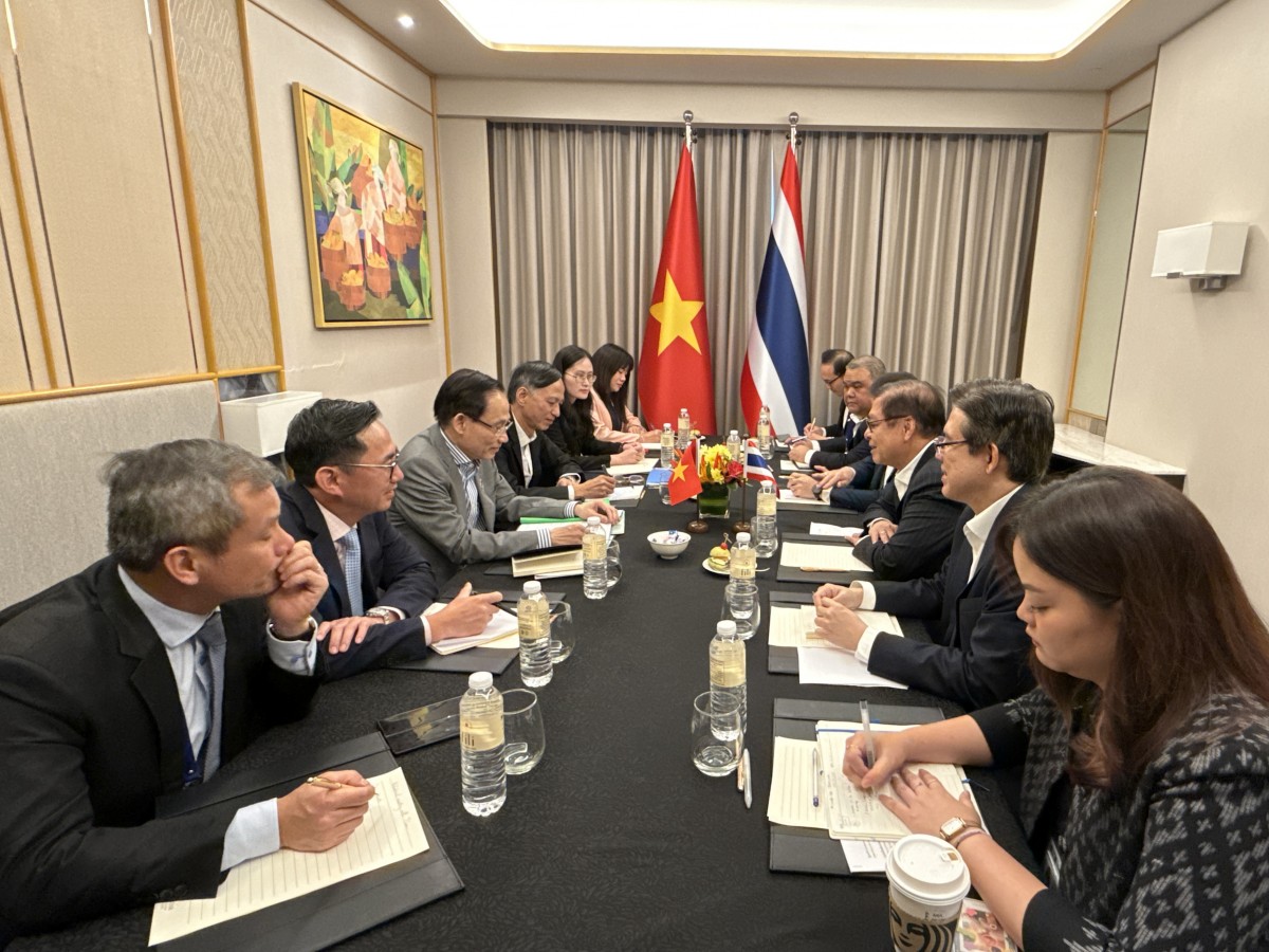 Việt Nam phối hợp thúc đẩy đoàn kết, phát huy vai trò trung tâm của ASEAN