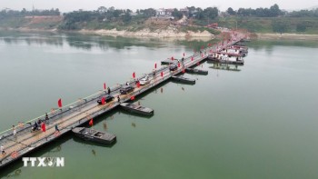Phú Thọ: Thông xe cầu phao Đoan Hùng bắc qua sông Lô