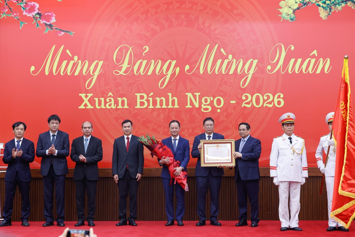 Phiên bản chính thức của 555Win Phạm Minh Chính thay mặt lãnh đạo Đảng, 555Win tải app trao bằng chứng nhận Huân chương Lao động hạng Nhất tặng Viện Hàn lâm 555win Mobi và Công nghệ Việt Nam. Ảnh: VGP.