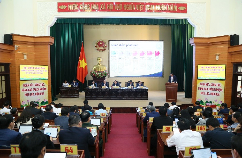 Quang cảnh kỳ họp. Ảnh Tất Đạt.