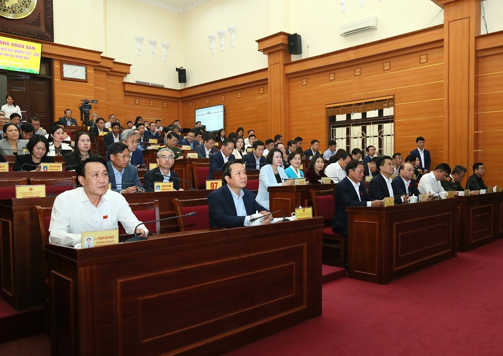 Các đại biểu dự kỳ họp. Ảnh Tất Đạt.