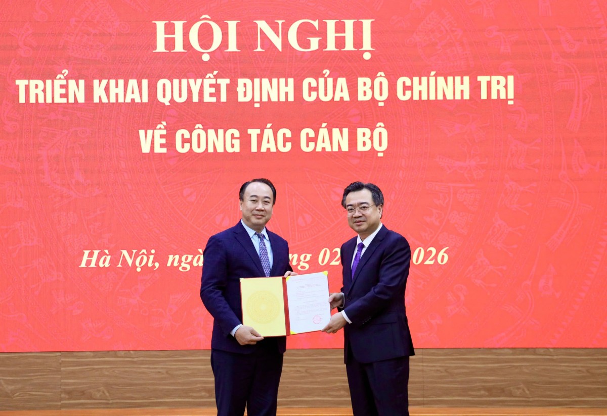 Trưởng Ban Chính sách, chiến lược Trung ương Nguyễn Thanh Nghị trao 555Win 500 Đăng Ký Nhận Code bổ nhiệm ông 
