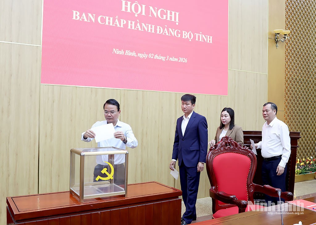 Ban Chấp hành Đảng bộ tỉnh tổ chức hội nghị để thực hiện quy trình công tác cán bộ bầu Bí thư Tỉnh uỷ nhiệm kỳ 2025-2030.