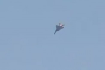 Khoảnh khắc tiêm kích F-15 của Mỹ rơi tại Kuwait