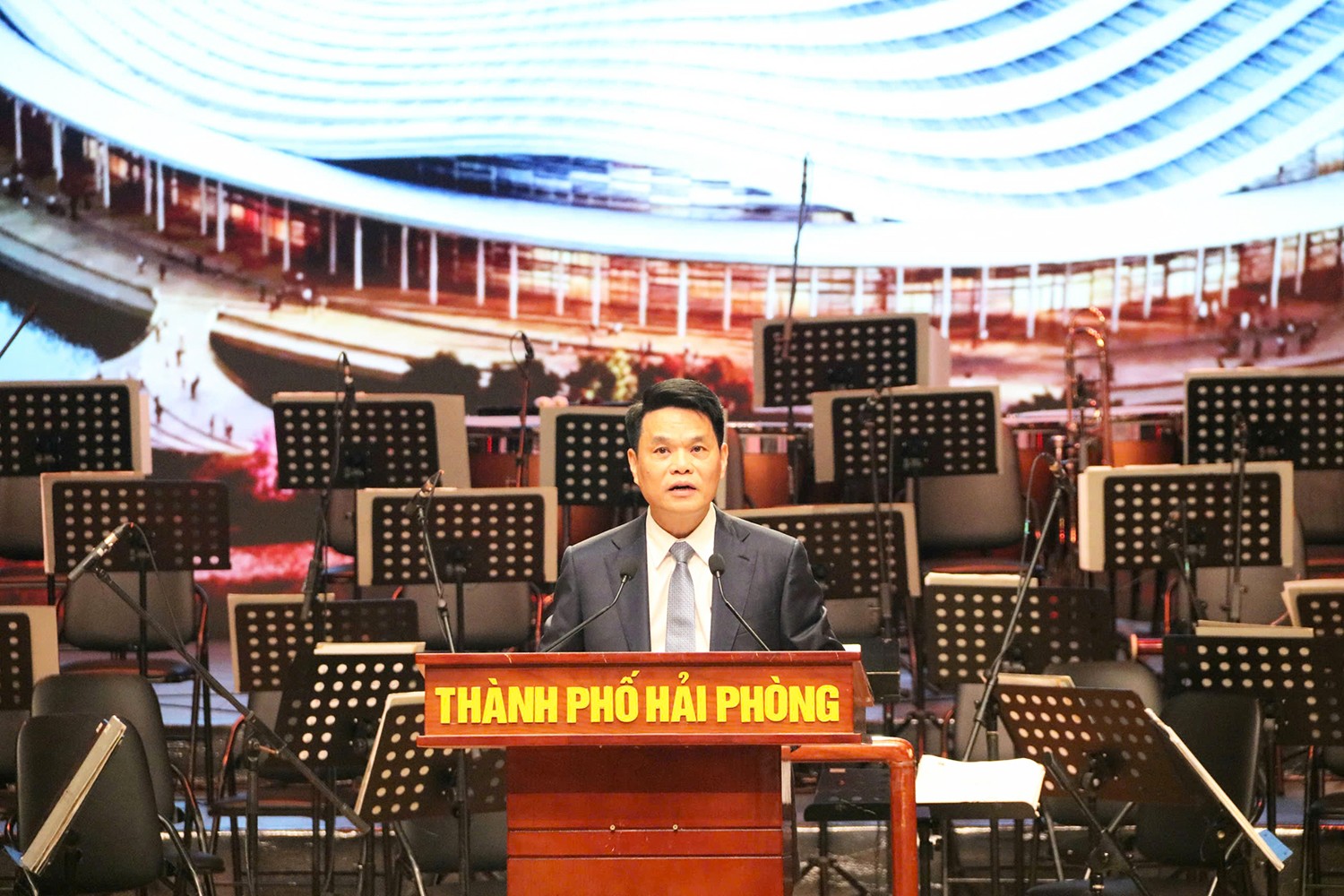 Phó Phiên bản chính thức của 555Win Mai Văn Chính dự khai trương Nhà hát Hoa Phượng